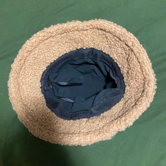 Winter Bucket Hat - Picture 2 of 4